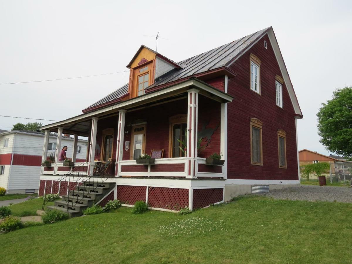 La Vieille Maison Rouge Saint-Tite Екстер'єр фото